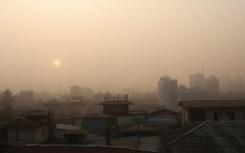 Narandžasti smog prekrio indonezijske gradove, zagađenje četiri puta iznad opasnog nivoa