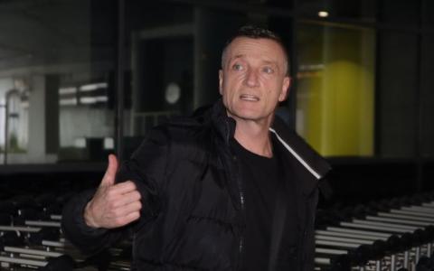 Bata Zdravković viđen na aerodromu: pjevač opušteno uživa daleko od estradne gužve