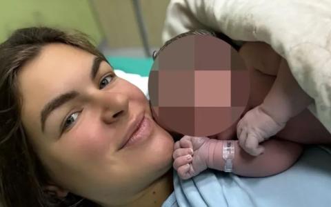Bivša učesnica Zadruge Nina Babić rodila peto dijete u 27. godini