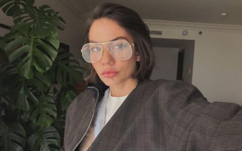 Demet Özdemir čamcem evakuisana iz poplavljenog studija u Istanbulu
