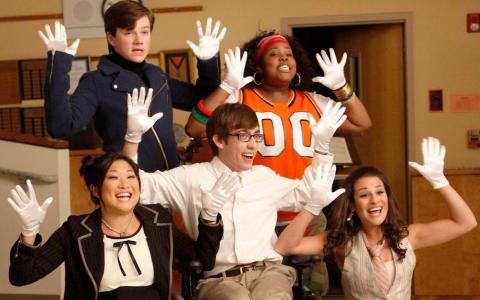 „Glee“ se vraća na male ekrane: Disney+ i Hulu potvrdili novu verziju hit serije