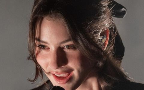 Gracie Abrams najavila deluxe izdanje albuma "Daughter From Hell" uz novi singl