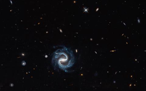 Hubble snimio galaksiju-sočivo i tako priprema teren za teleskop Roman