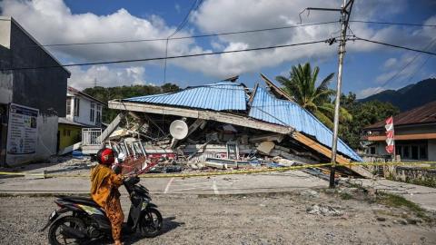 Najmanje 53 poginulih u razornom zemljotresu u Indoneziji