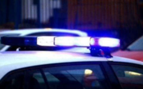 Napali policajku koja je došla zbog buke: tukli je i šutirali, osumnjičeni pušteni da se brane sa slobode