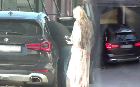 Paparazi ispratili Radu Manojlović do luksuznog beogradskog naselja: Novi automobil parkirala u garaži