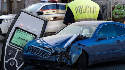 Pijani vozač mercedesa izazvao nesreću kod Sarajeva, troje povrijeđenih