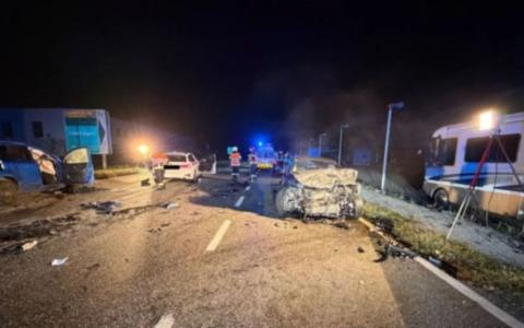 Poginuo vozač koji je vozio u suprotnom smjeru kod Velsa, teško povrijeđen državljanin BiH