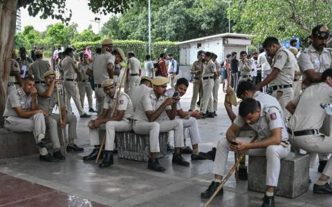 Policijske snage okružile centar New Delhija zbog protesta pokreta Cockroach Janta Party