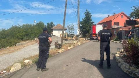 Puške, pištolji i materijal za bombe: Policija nakon eksplozije u kući pronašla arsenal oružja