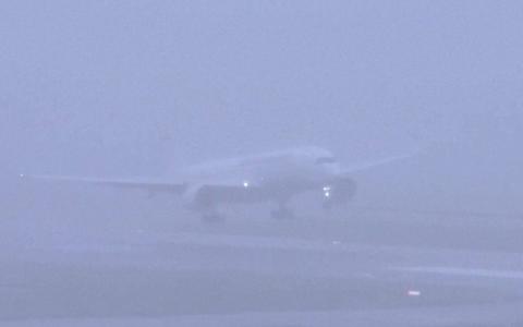 Putnici aplaudirali nakon slijetanja aviona usred tajfuna Dujuan u Japanu