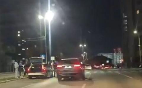 Sudar mopeda i pješaka u Batvi: Dvije osobe povrijeđene