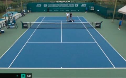 Šveđanin Elias Ymer kolabirao na terenu tokom meča u Zhangjiaganu