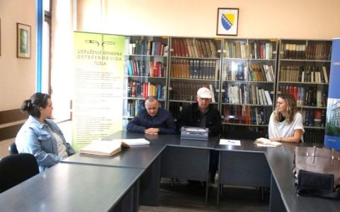 U Tuzli održano takmičenje u čitanju i pisanju Brajevog pisma