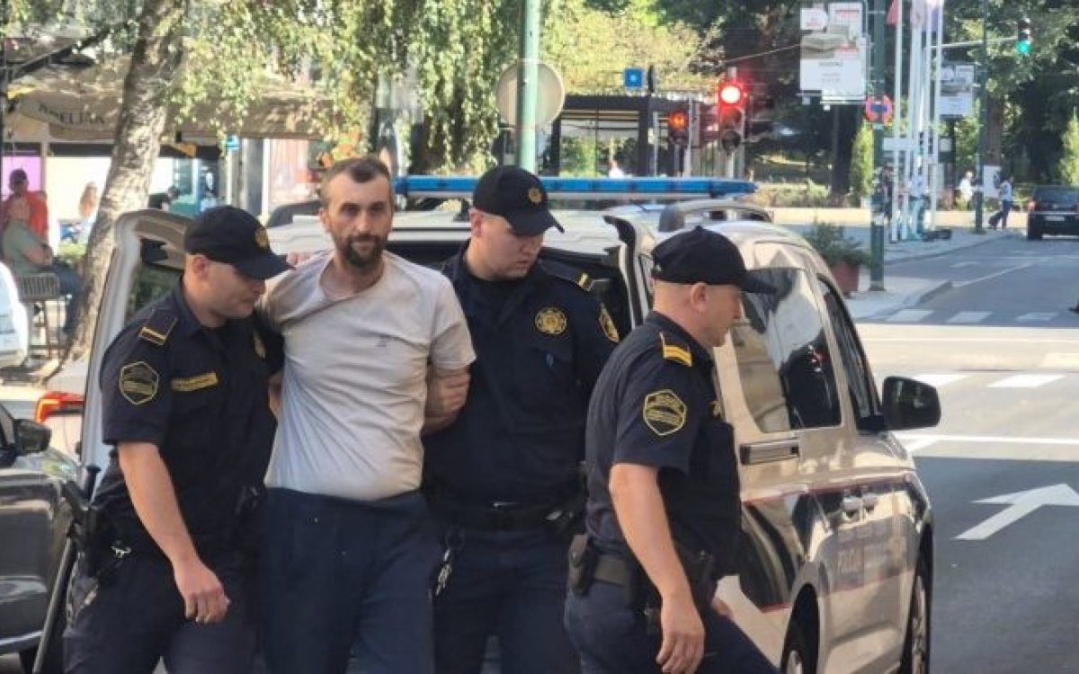 Adnanu Lokvančiću, osumnjičenom za ubistvo majke i brata, produžen pritvor za još mjesec dana