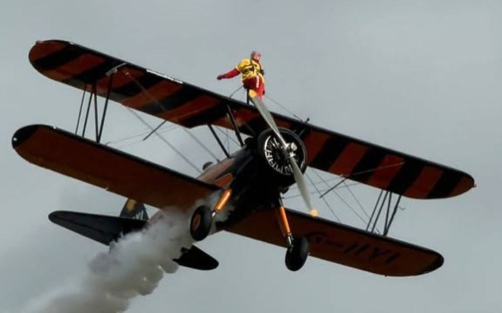 Britanka proslavila 99. rođendan hodajući po krilu aviona i oborila Ginisov rekord