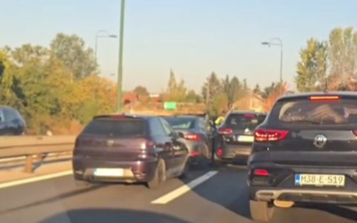 Četiri vozila u sudaru na brzoj cesti kod Otesa, bez povrijeđenih