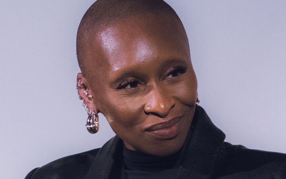 Cynthia Erivo kao Glinda u "nigerijanskom Wickedu" u britanskom SNL-u