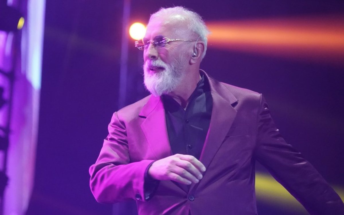 Dino Merlin otkrio kome je posvetio „Zauvijek ovako" i zašto je pjesmu uopšte napisao