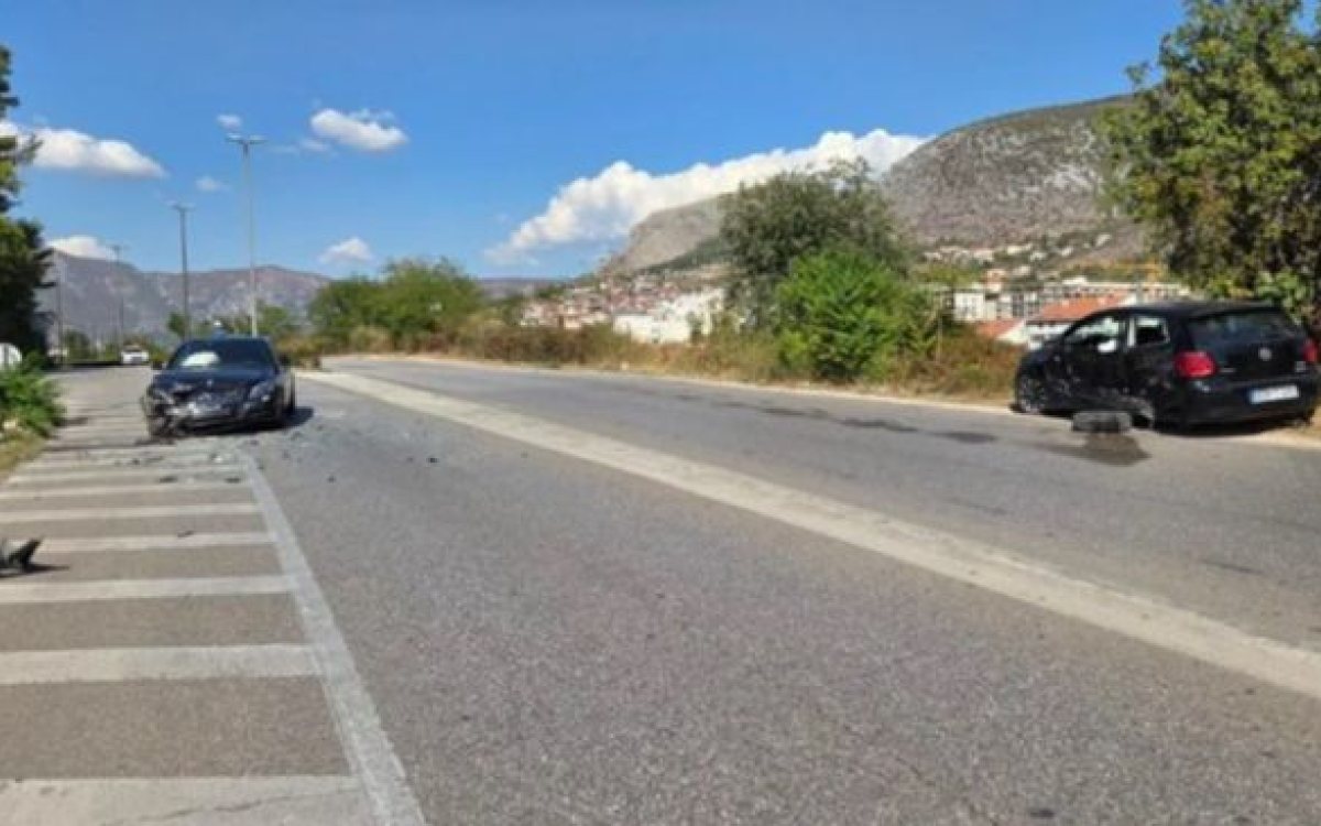 Dva automobila sudarila se na ulazu u Rodoč: osam povrijeđenih, jedna osoba teško