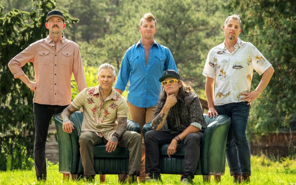 Dvije decenije na sceni: The Infamous Stringdusters tvrde da je bluegrass novi rock and roll