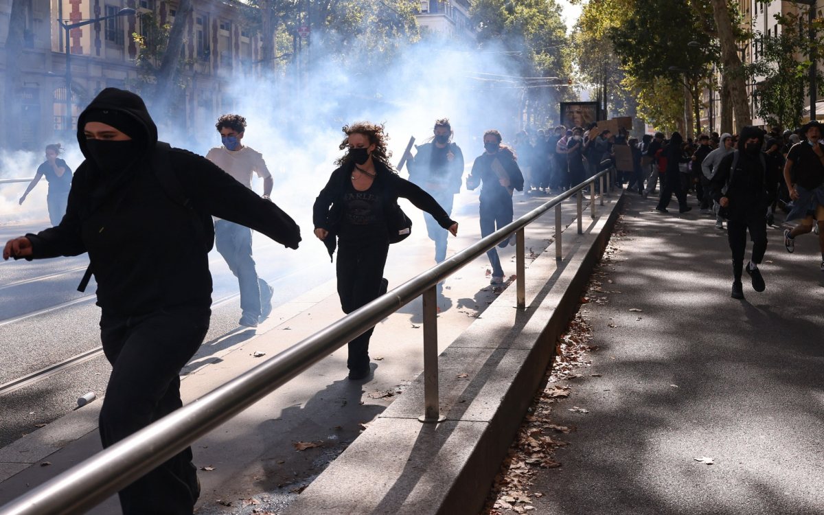 Francuska zatvara do 500 škola zbog protesta učenika