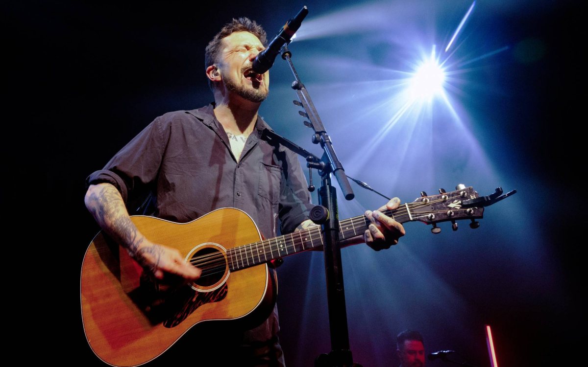 Frank Turner najavljuje pauzu od nastupa: posljednji koncerti na Wembleyu 2027.