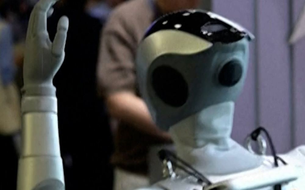 Humanoidni roboti u Japanu plesali su "Macarenu" i vozili skateboard