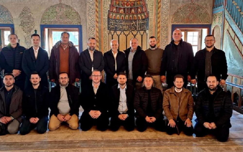 Imami gradačačkog medžlisa u posjeti Travniku: Podne-namaz u Šarenoj džamiji i dogovor o uzajamnim posjetama