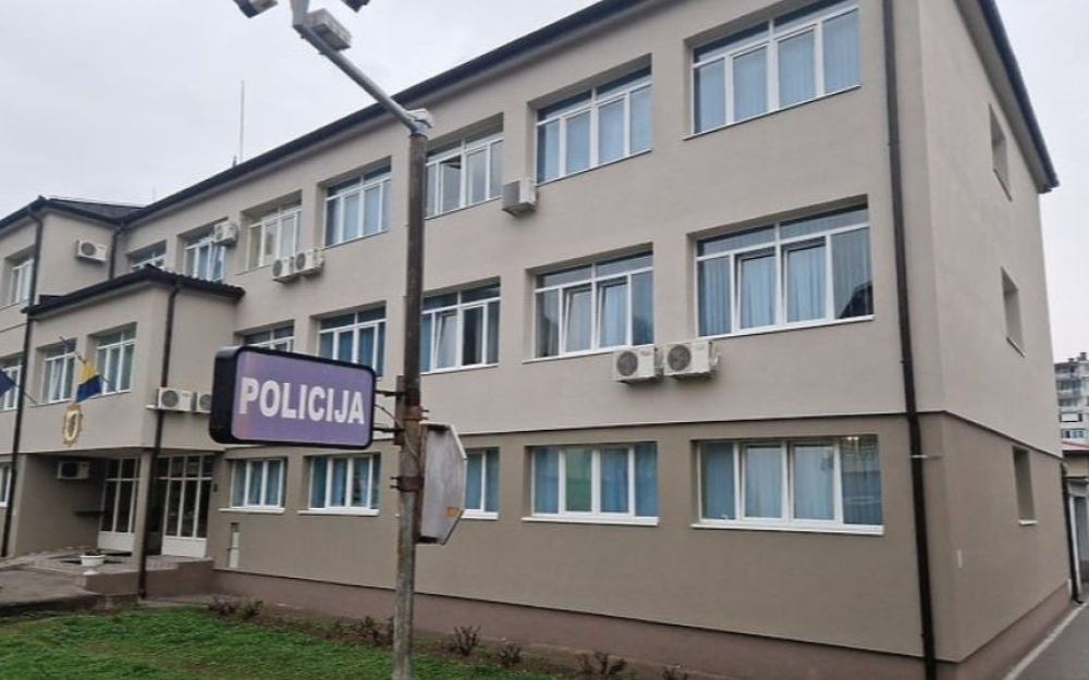 Iz bagera u Zorovićima ukradena dva akumulatora, policija traga za počiniocima