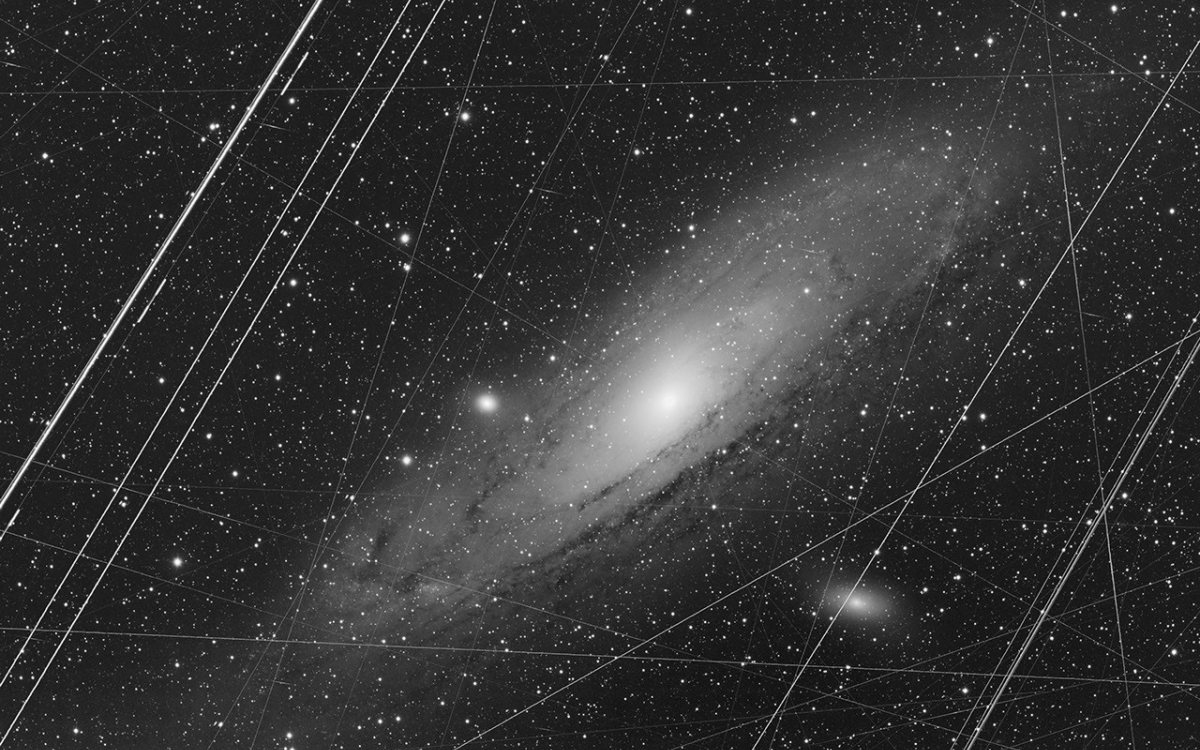 Kako izgleda galaksija Andromeda: prije i poslije obrade fotografskog snimka