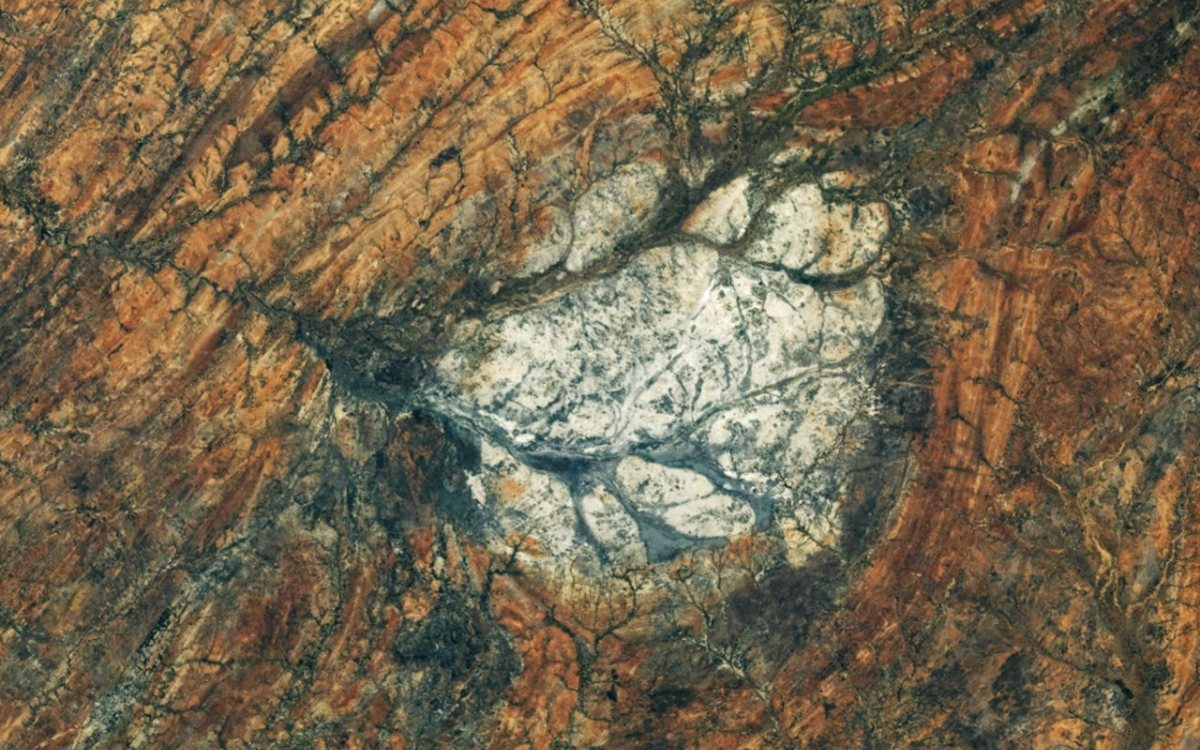 Kosmonauti sa ISS-a snimili anortozitno masivo u Madagaskaru koji liči na Mjesec