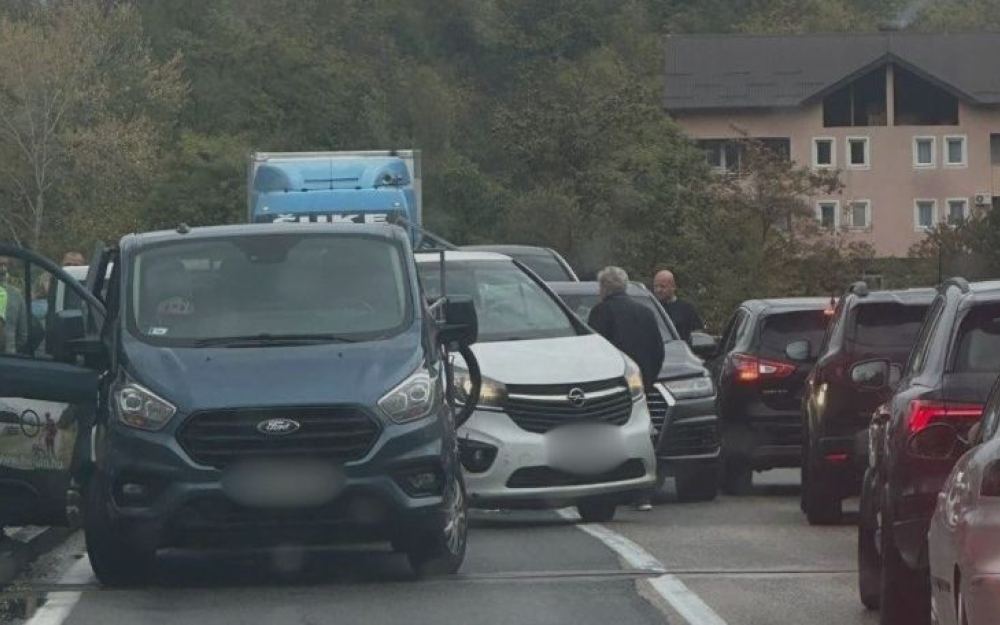 Lančani sudar kod Ribićkog mosta: Saobraćaj između Konjica i Jablanice obustavljen