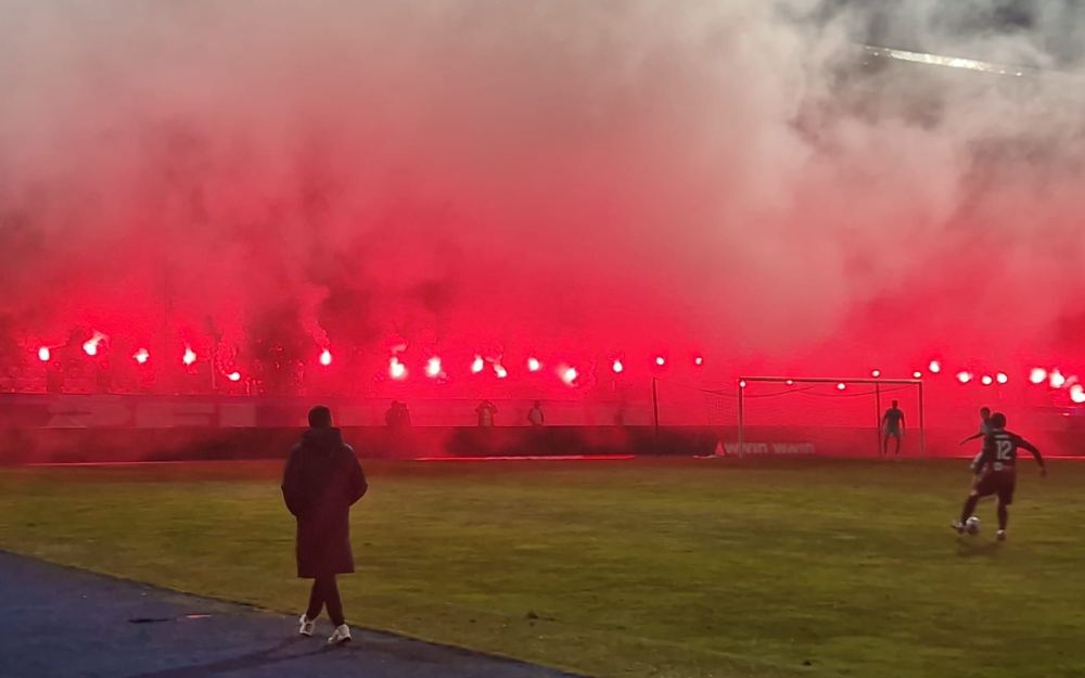 Manijaci upriličili veliku bakljadu u 15. minuti meča sa Zrinjskim