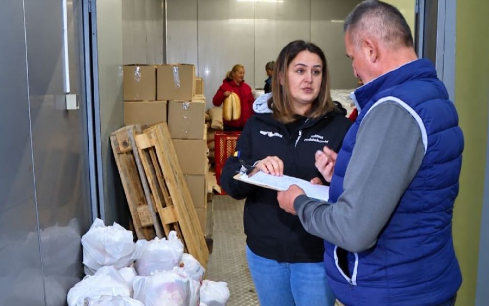 Merhamet u Bihaću dijeli prehrambene pakete najugroženijima u Unsko-sanskom kantonu