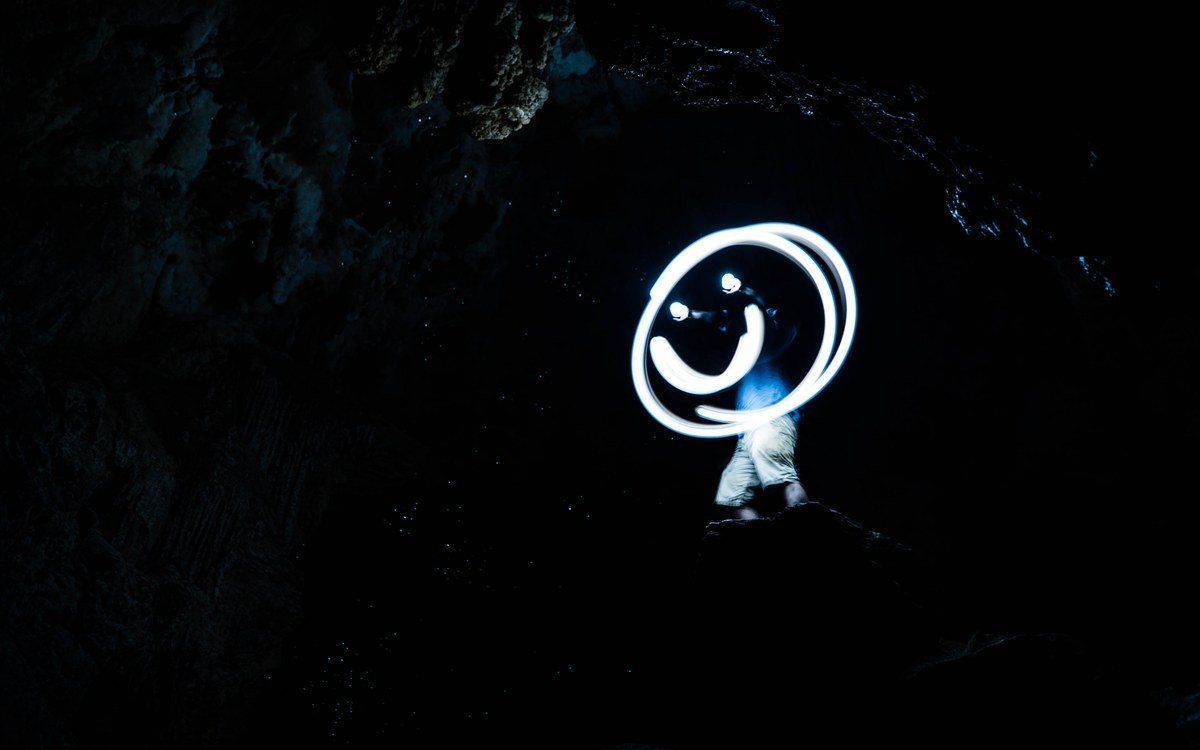 Mjesta na kojima more i pećine svijetle u mraku: Gdje na planeti posmatrati bioluminiscenciju