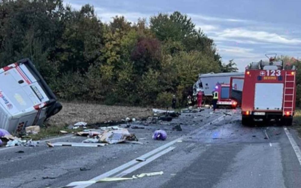 Muškarac poginuo u sudaru kombija i kamiona na obilaznici oko Bijeljine