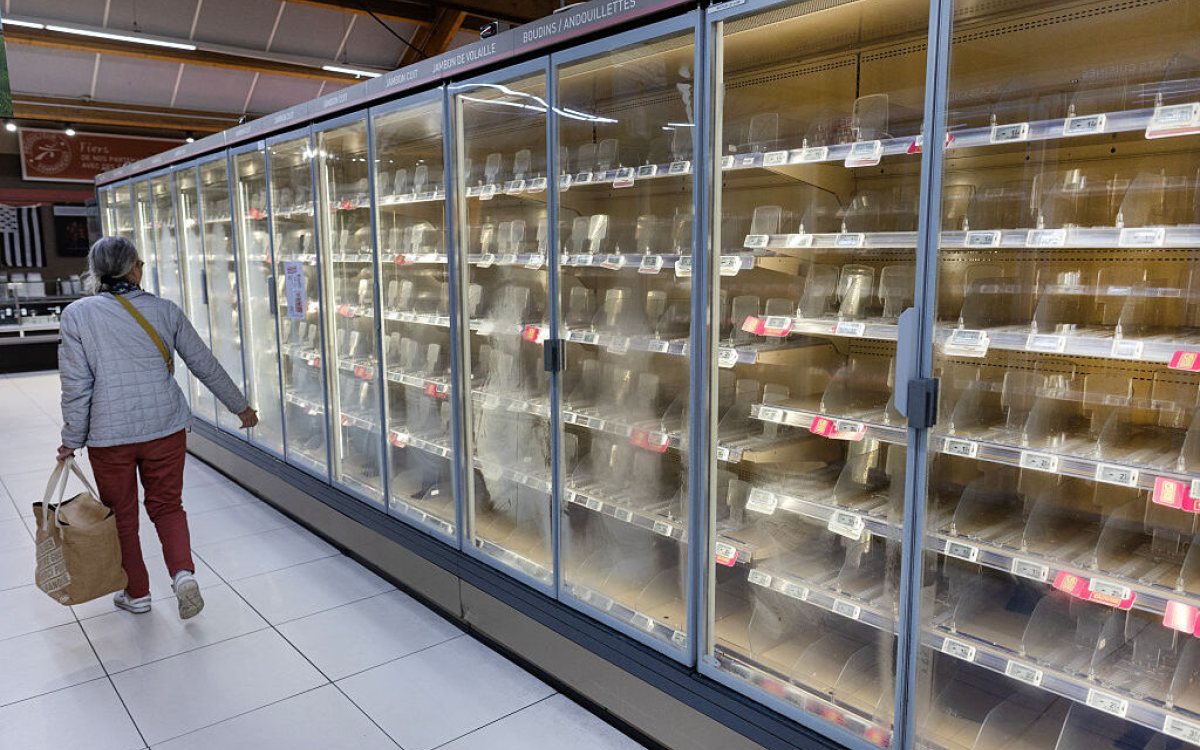 Napad na rashladne sisteme pokvario hranu u oko 700 francuskih supermarketa