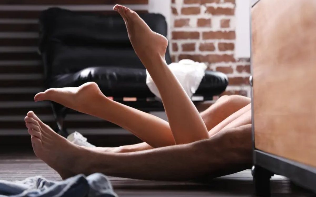Novi viralni termin: partner koji ulazi u vezu samo da ne plaća stan