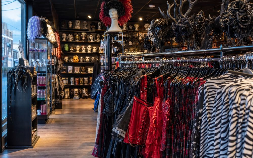 Od Nikki iz „Obsessiona“ do Claudie Winkleman: kostimi koji će obilježiti ovogodišnji Halloween