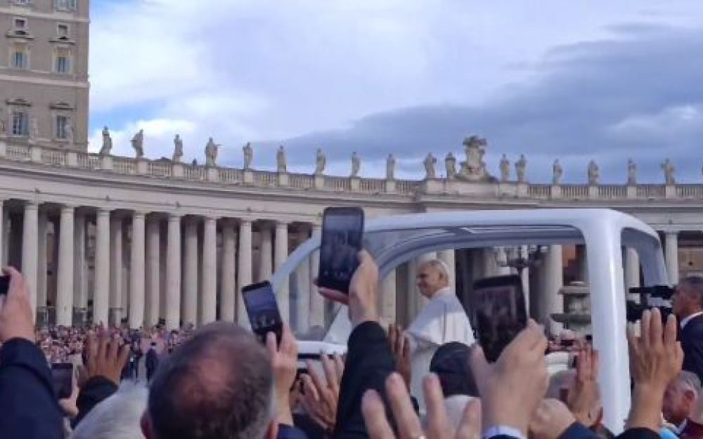 Papa Lav XIV se vratio vjernicima nakon operacije pluća: Zahvalio je na podršci i molitvama