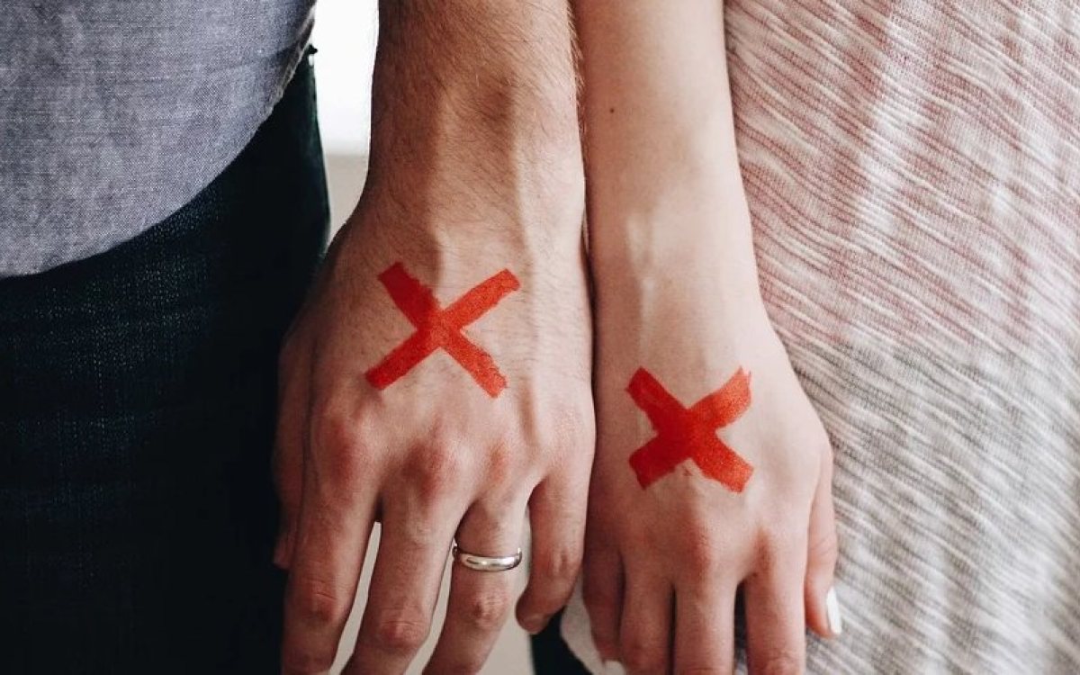 Pet signala koji otkrivaju da vam partner ne govori istinu