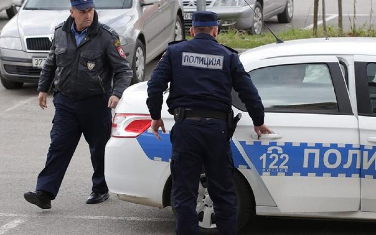 Policija pregledala školu u Banjoj Luci nakon dojave o bombi — prijetnja nije potvrđena