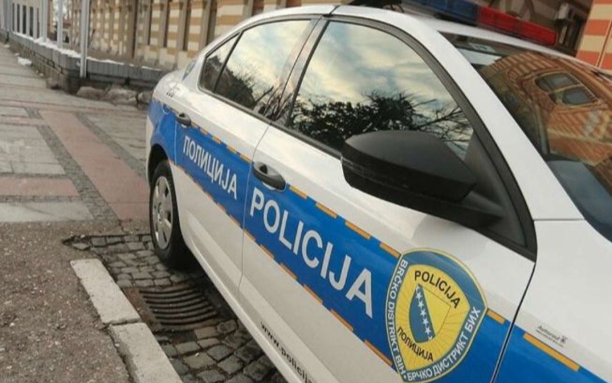 Preminuo pješak (84) koga je udarilo vozilo u Brčkom, vozač (35) uhapšen