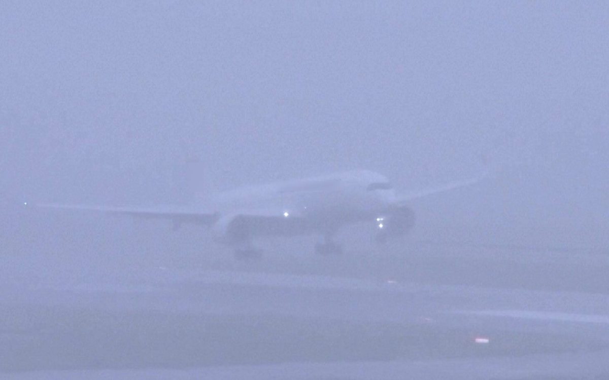 Putnici aplaudirali nakon slijetanja aviona usred tajfuna Dujuan u Japanu