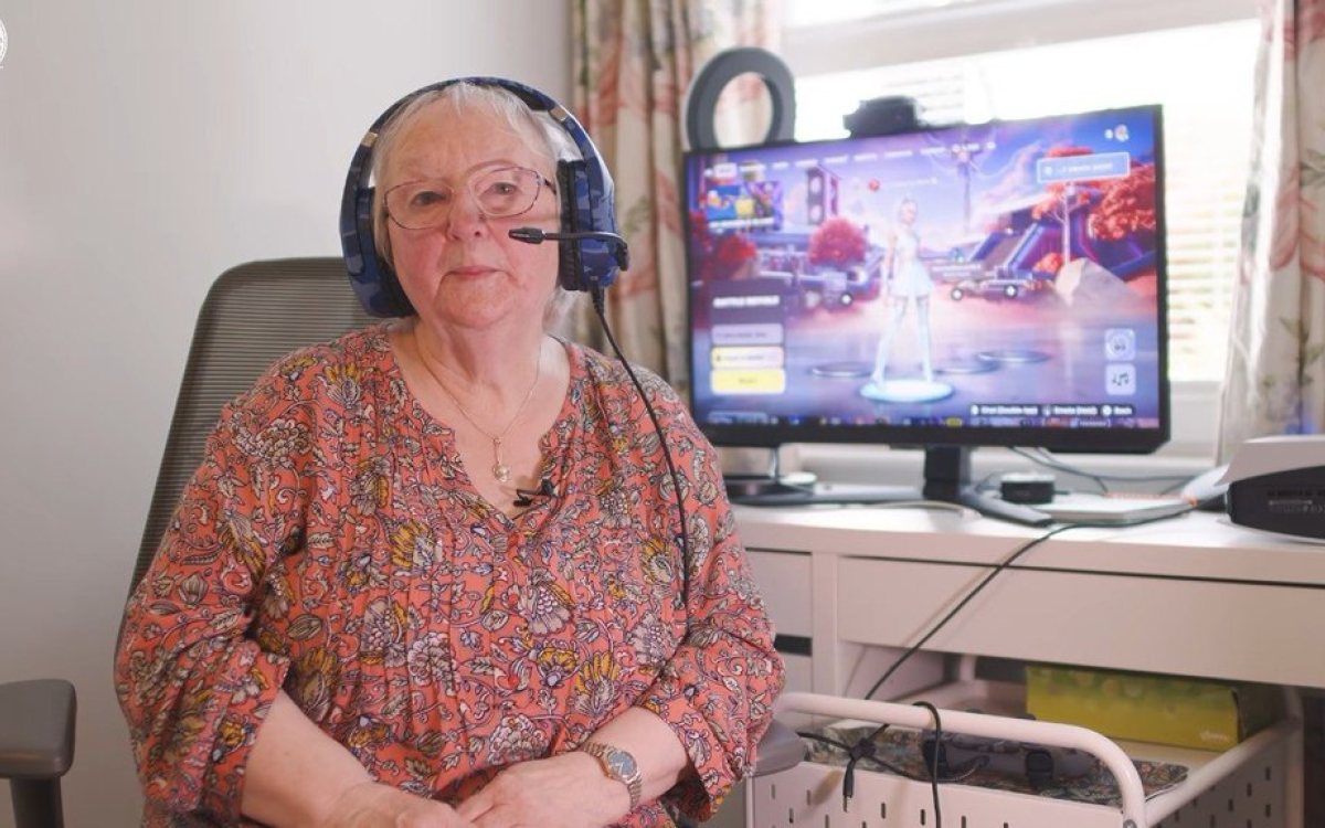Škotkinja (78) najstarija žena koja strimuje Fortnite, upisana u Ginisovu knjigu rekorda