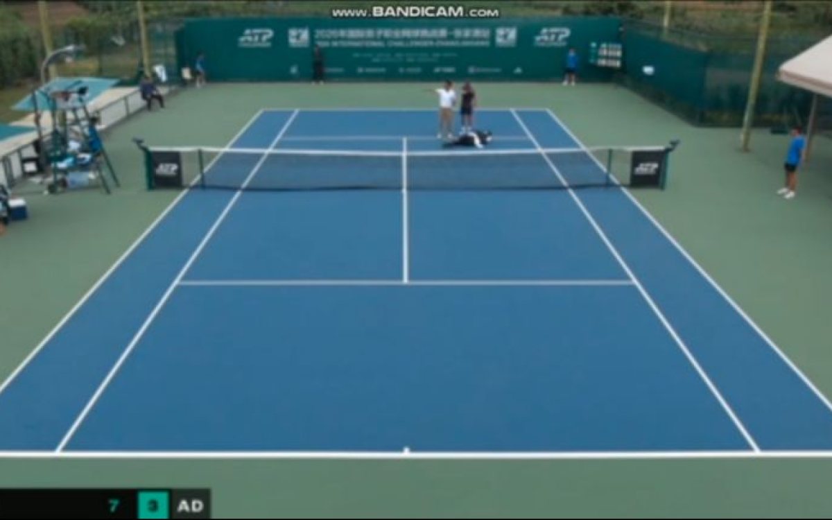 Šveđanin Elias Ymer kolabirao na terenu tokom meča u Zhangjiaganu