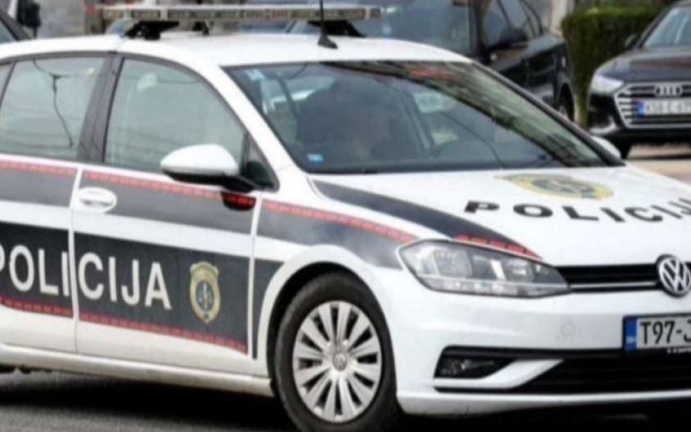 Teško povrijeđena žena nakon prevrtanja traktora u Dejčićima