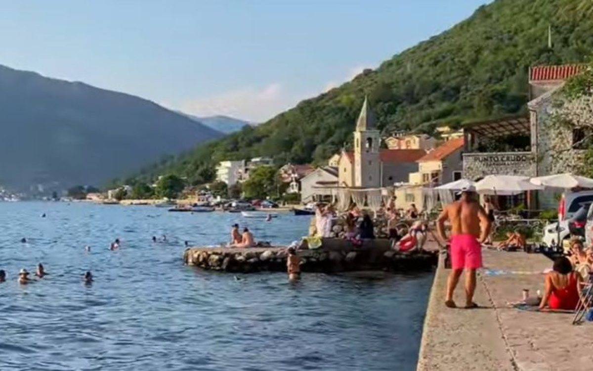 Zabranjeno kupanje na plaži u Tivtu zbog povećanog broja bakterija u moru